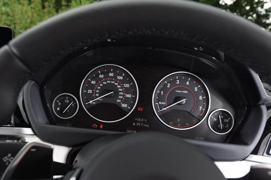 Панель приборов BMW 440i M Sport 2016 года  (UK) (фото 3 из 8)